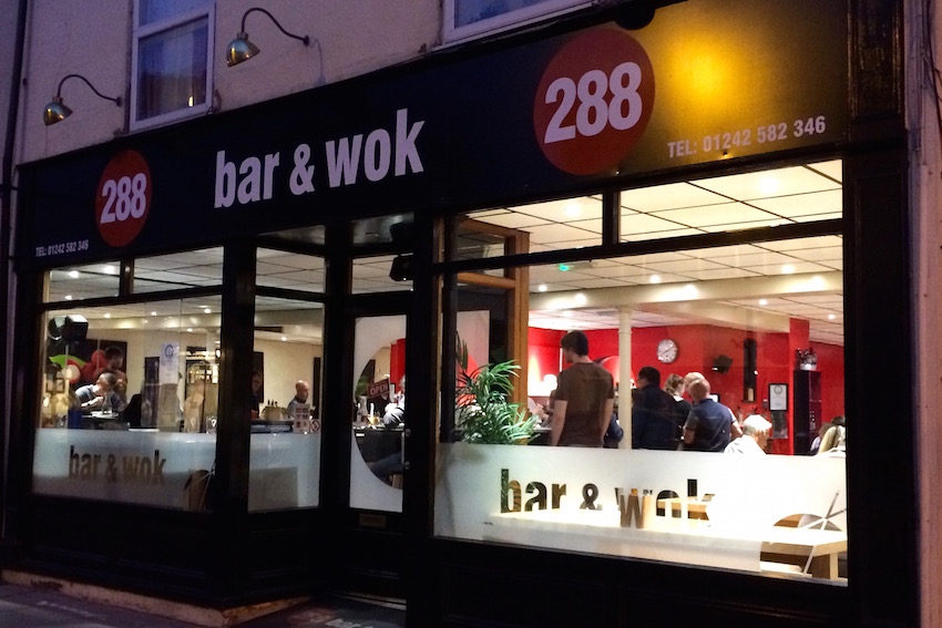 【288 Bar & Wok】メニューが豊富なチャイニーズレストラン（Cheltenham／チェルトナム）